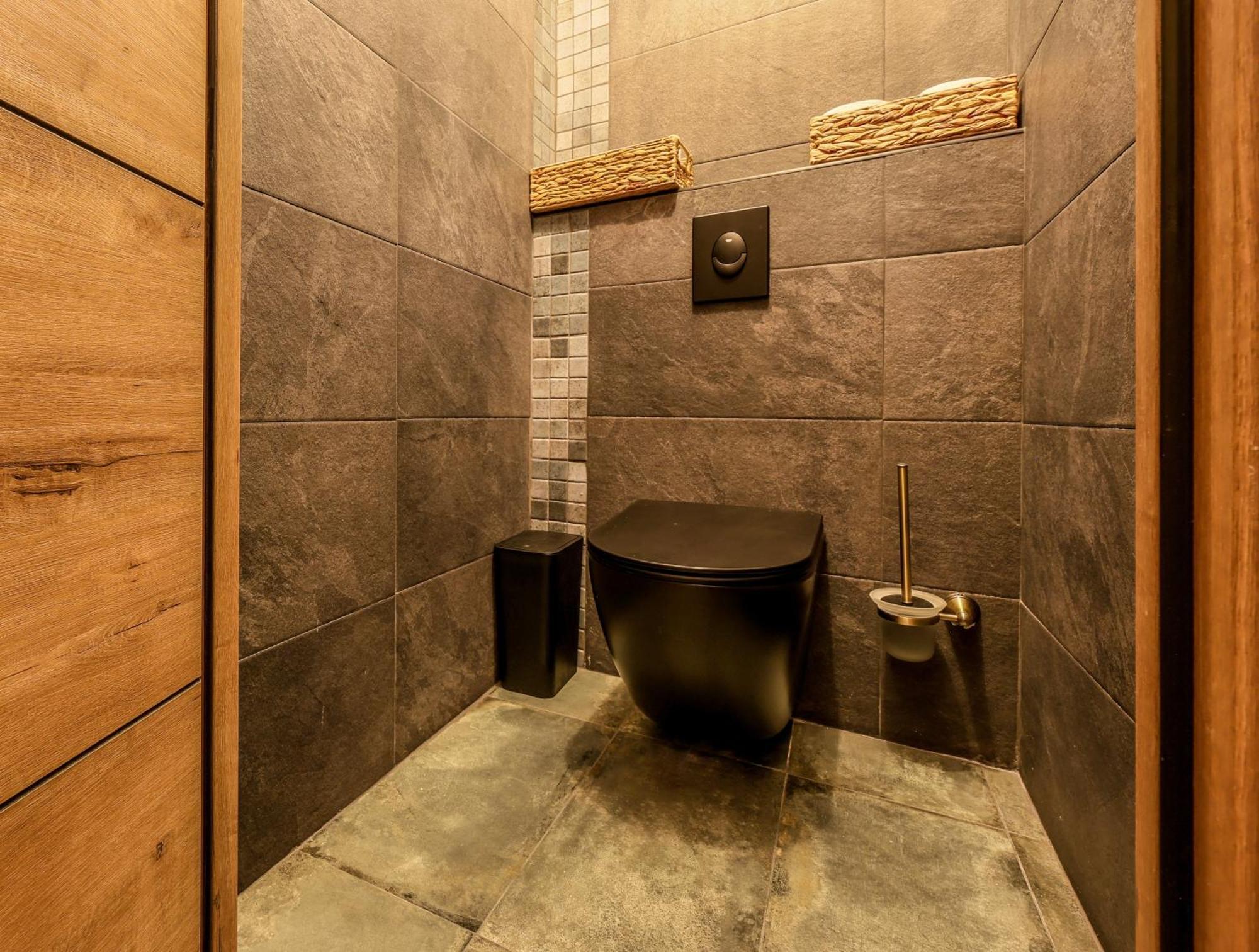 Eliseo - Livingcoworking - Malasana Albergue Madri