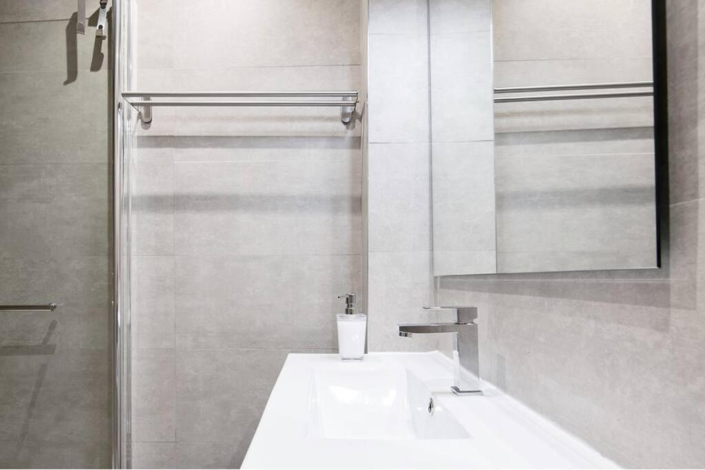 Exclusive Designer Loft In The Centre For 6 People - Duque Apartment