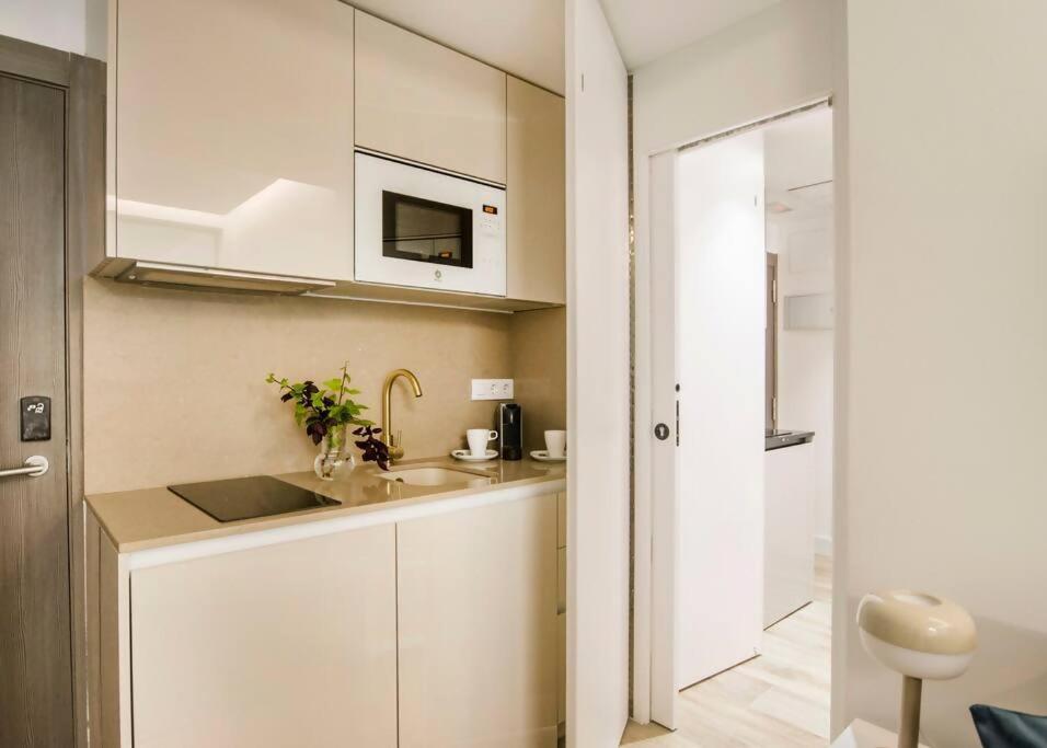 Serrano- Retiro Park-plaza De Cibeles * Madrid