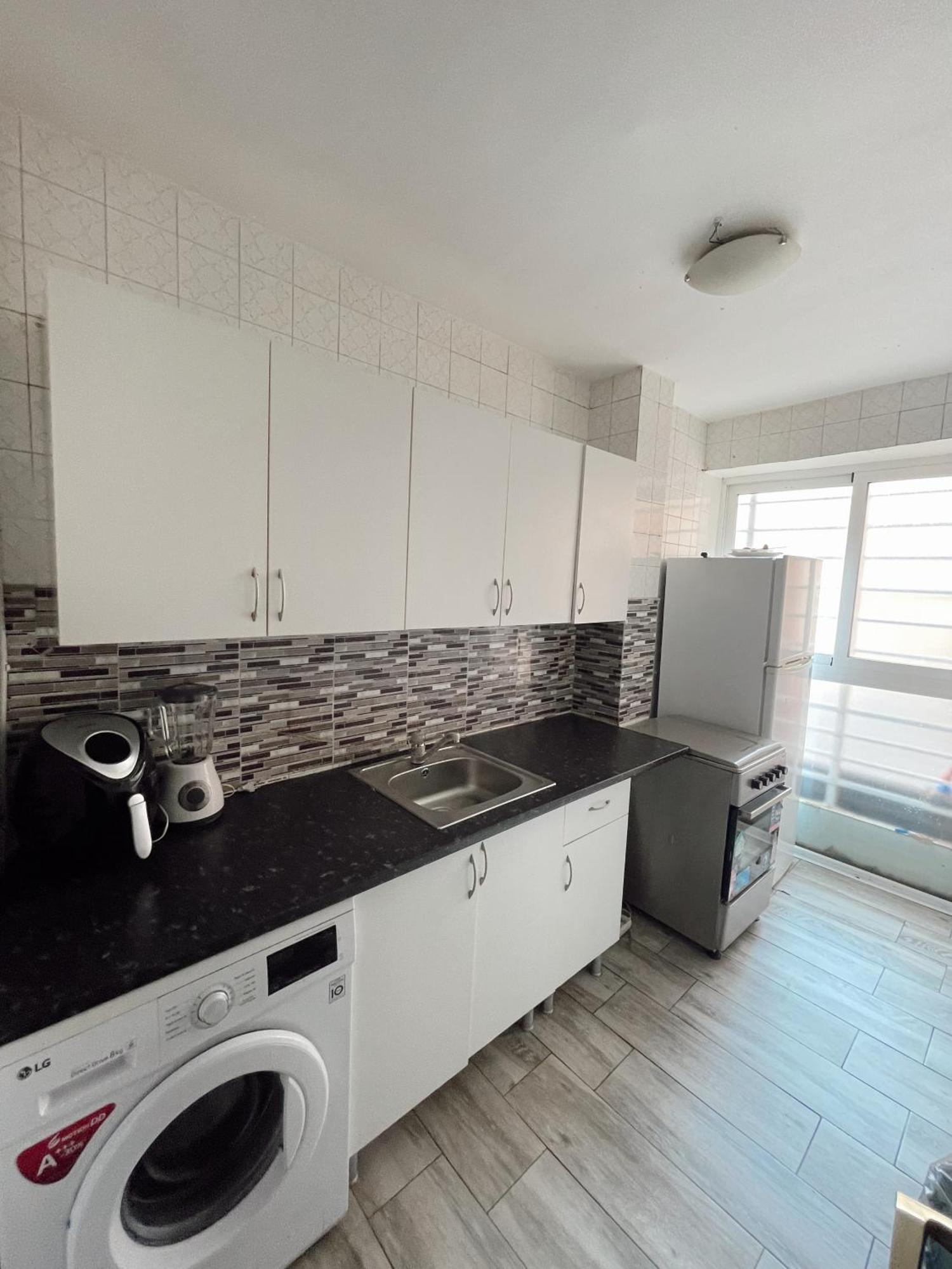 Habitacion Amplia En Apartment Madrid
