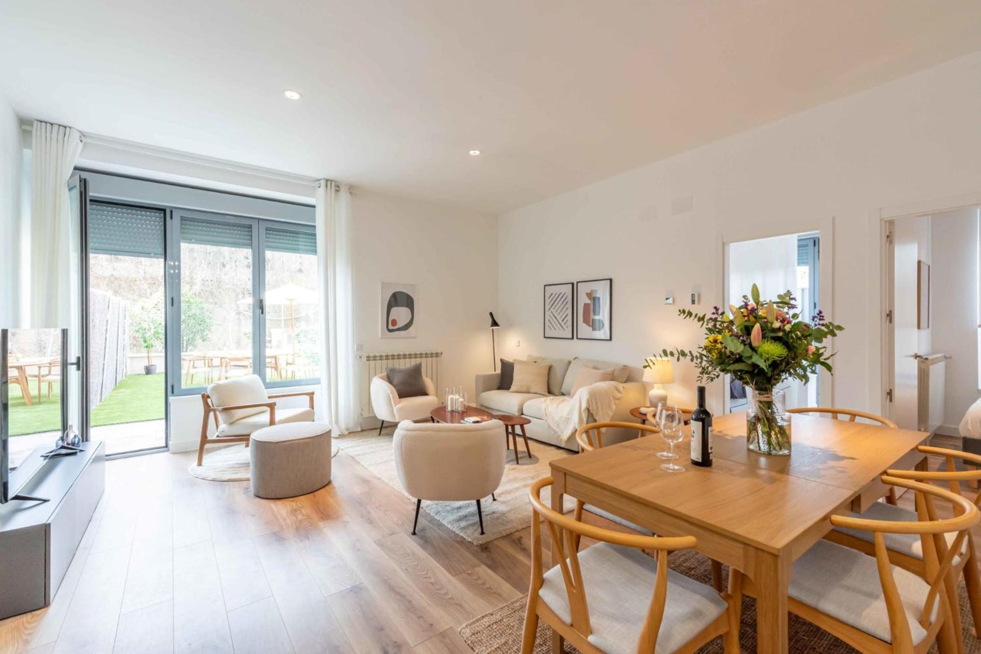 Apartment Avenida De San Luis 25, Design And Comfort In The True Style Of Madrid, Book Your Getaway Now!