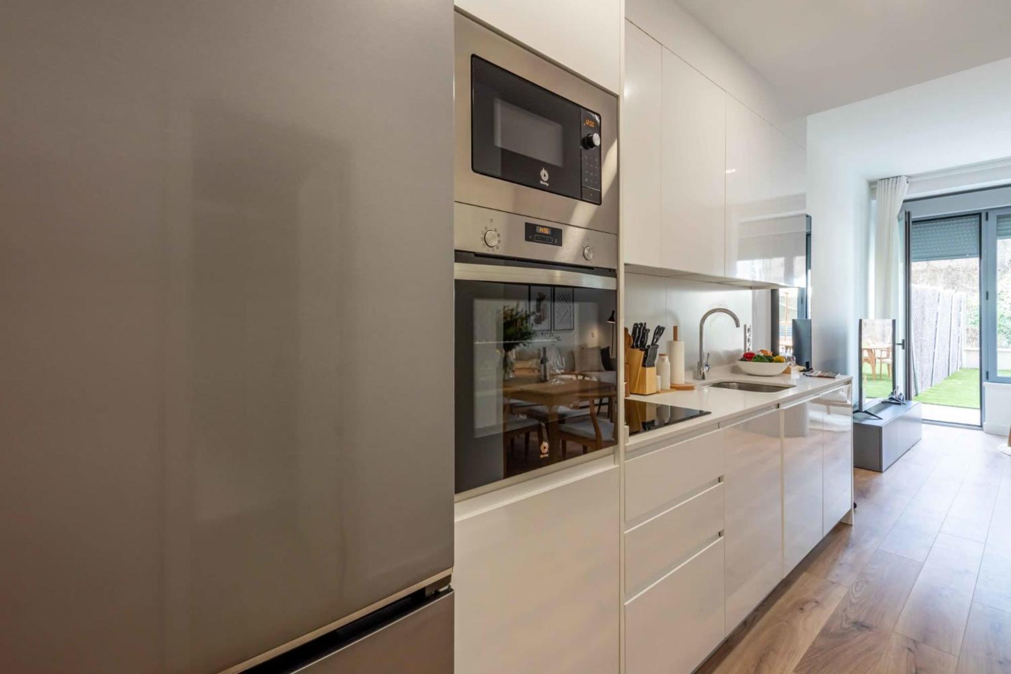 Apartment Avenida De San Luis 25, Design And Comfort In The True Style Of Madrid, Book Your Getaway Now! Madrid