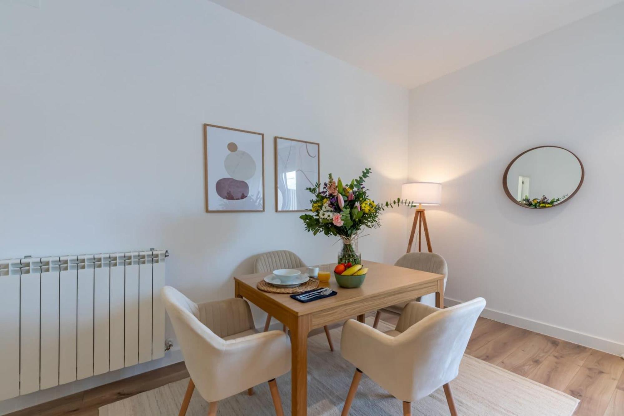 Apartment Avenida De San Luis 25, Design And Comfort In The True Style Of Madrid, Book Your Getaway Now! Madrid