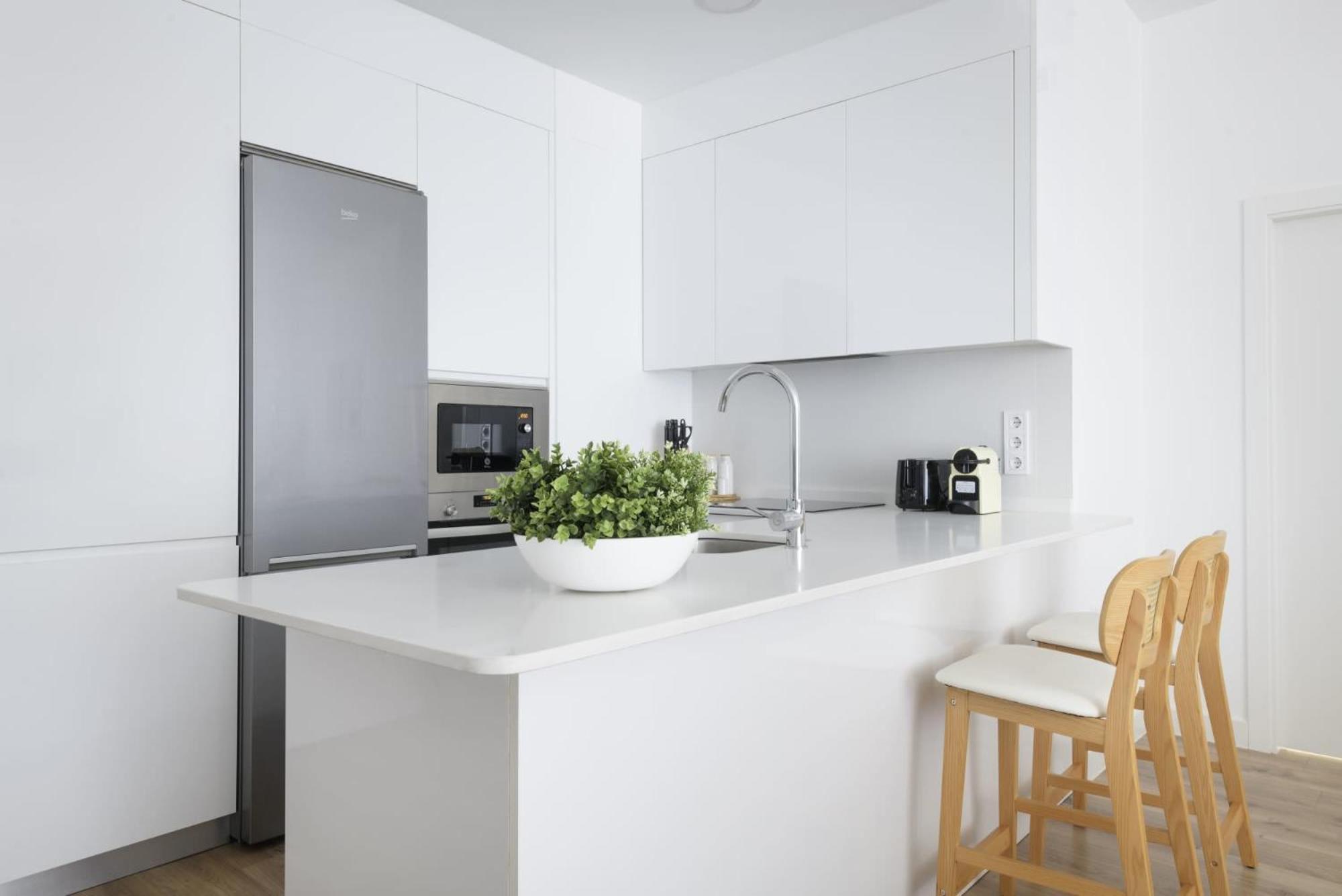 Avenida De San Luis 25, Design And Comfort In The True Style Of Madrid, Book Your Getaway Now! Apartment Madrid