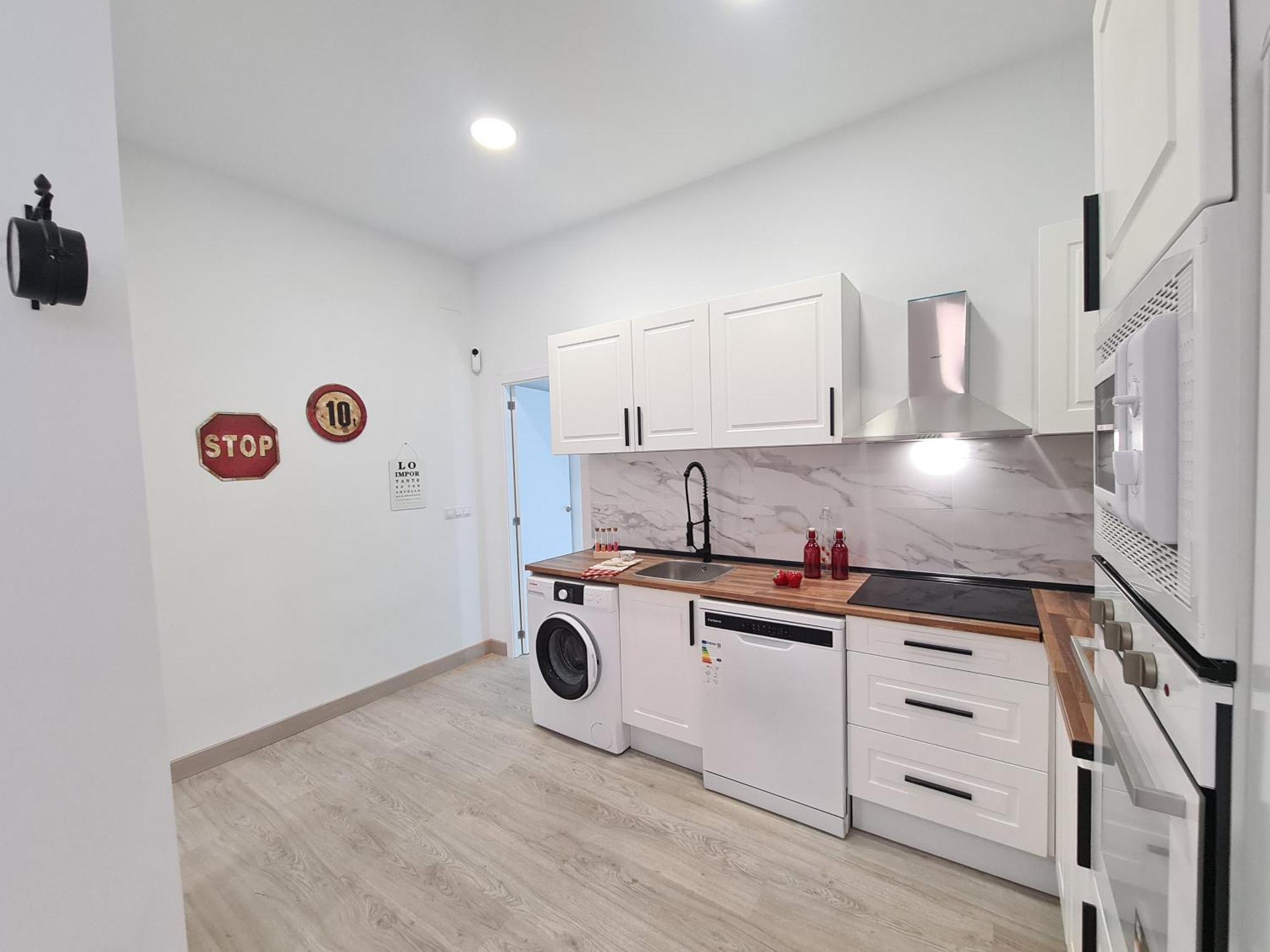 3 - 3 Banos - 8pax - Linea 5 De Metro Apartment Madrid