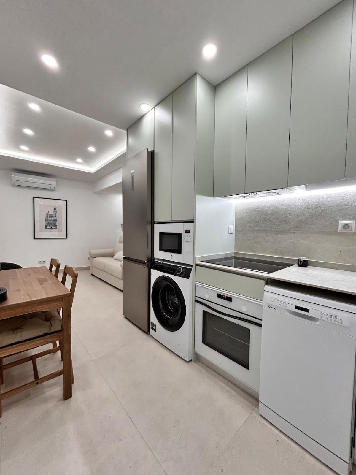 Aerosuites102 Apartment