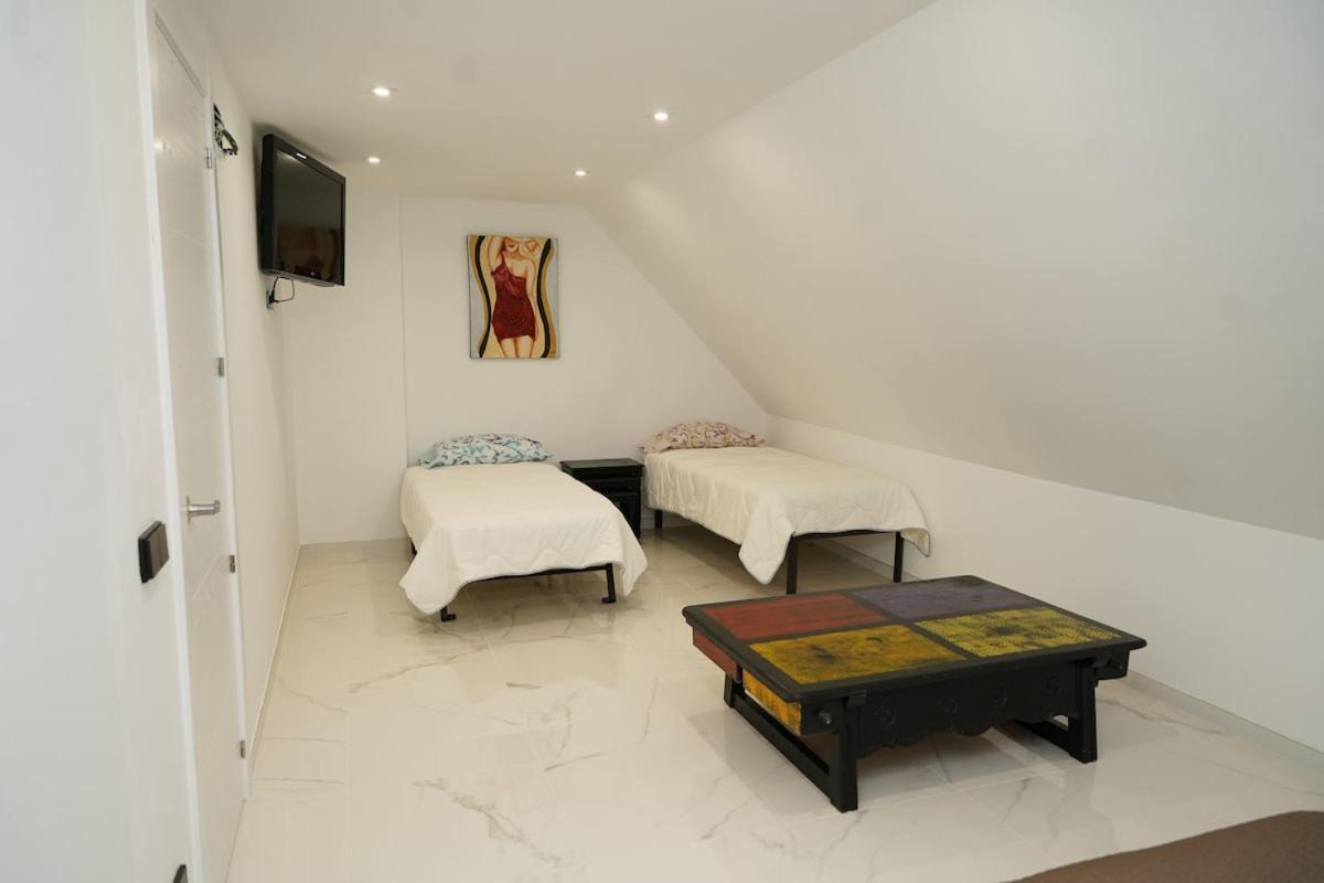 Complete Luxury House With Garden Feriehus *