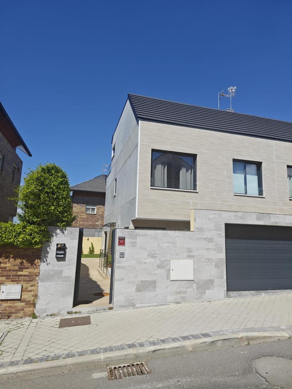 Complete Luxury House With Garden * Madrid
