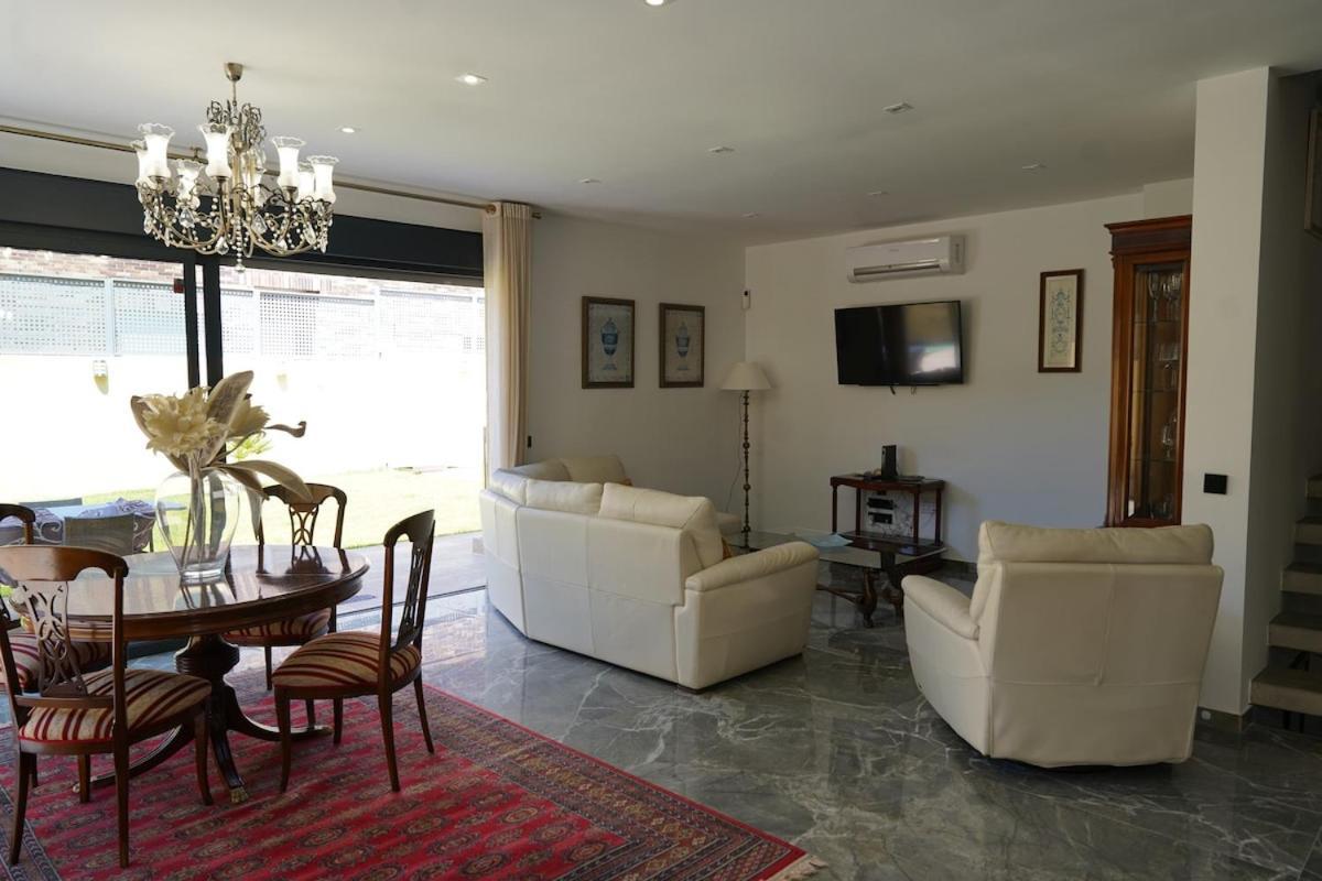 Complete Luxury House With Garden Feriehus *