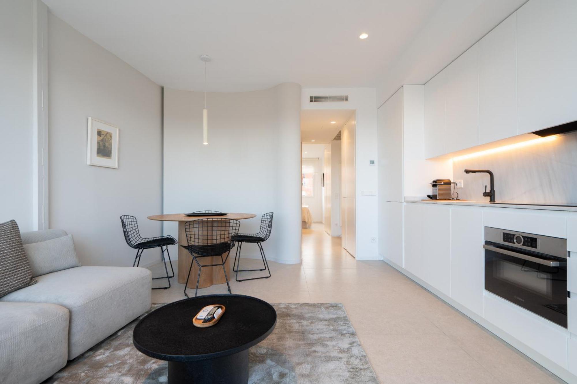 Atico Con Terraza De Diseno En El Corazon De La Latina Alquiler Temporal Apartment *