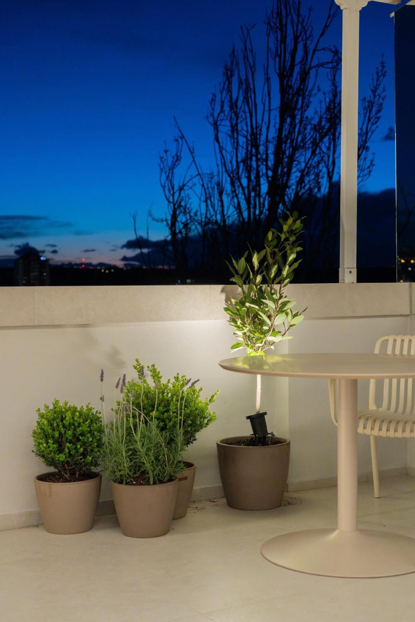 Apartment Atico Con Terraza De Diseno En El Corazon De La Latina Alquiler Temporal *