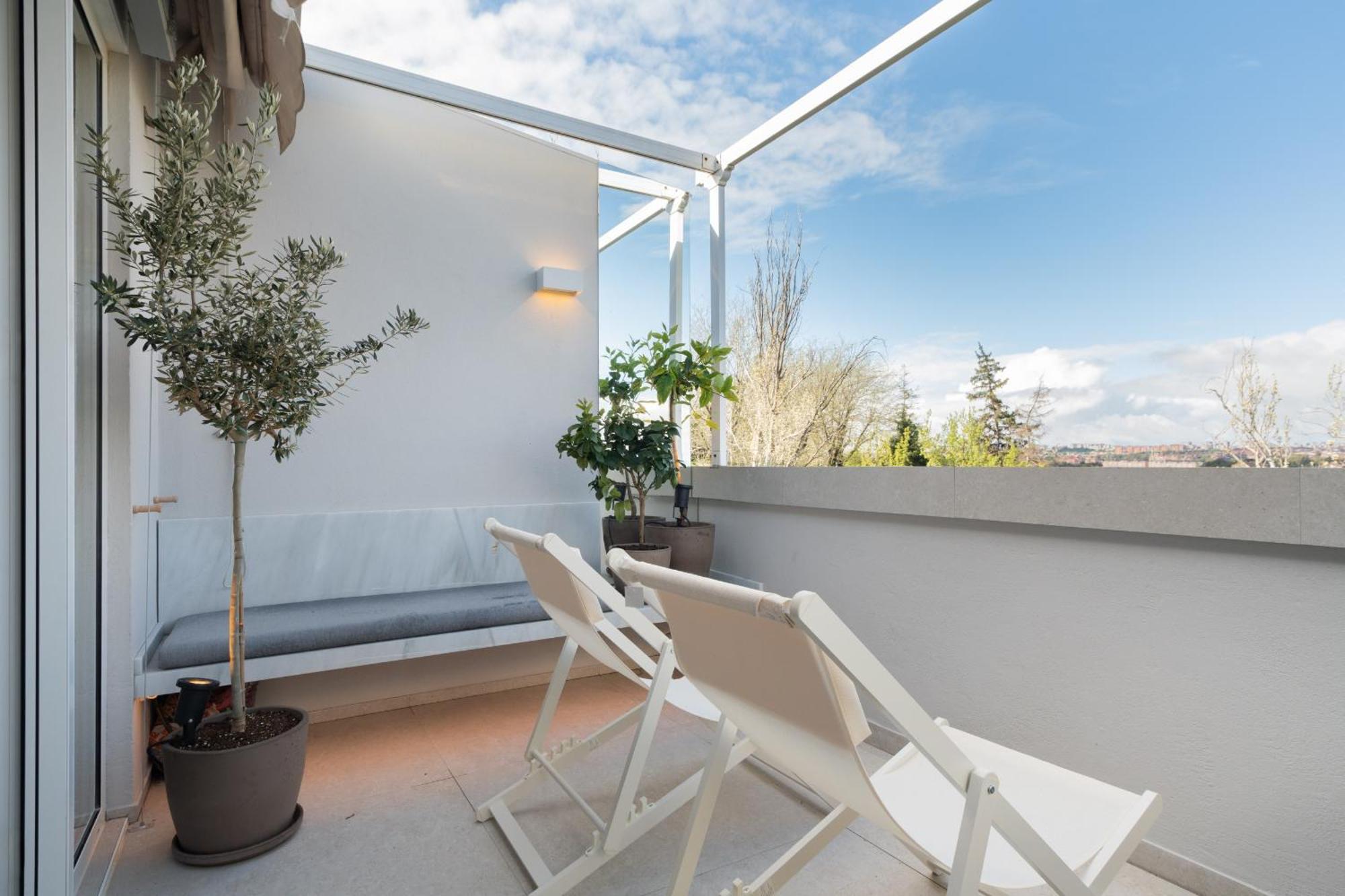 Apartment Atico Con Terraza De Diseno En El Corazon De La Latina Alquiler Temporal *