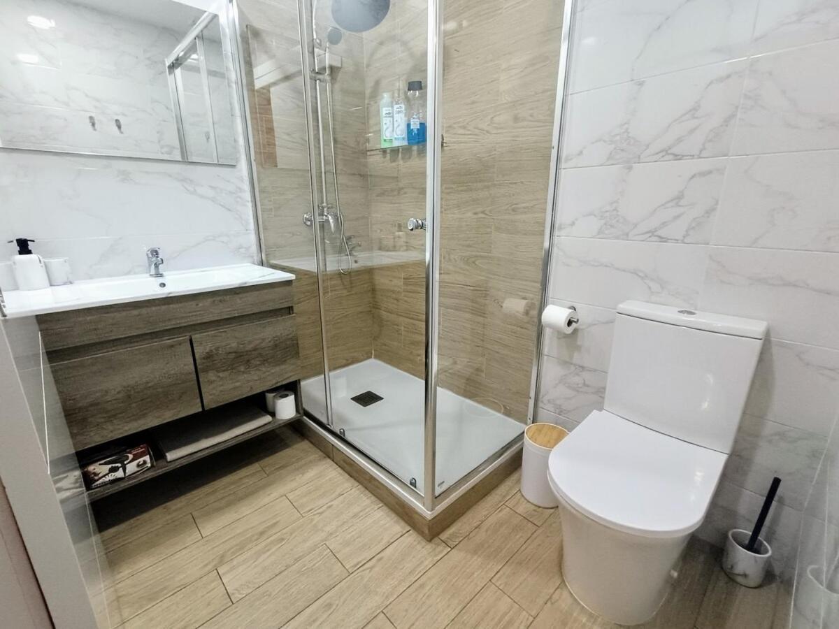 Apartamento Cute Loft, 6 Metro Stops From Downtown, Ac & Wifi *