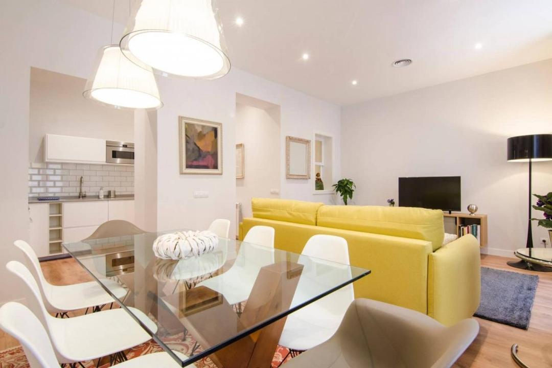 Apartment Renovated And Modern- 3bd 2bth- Anton Martin