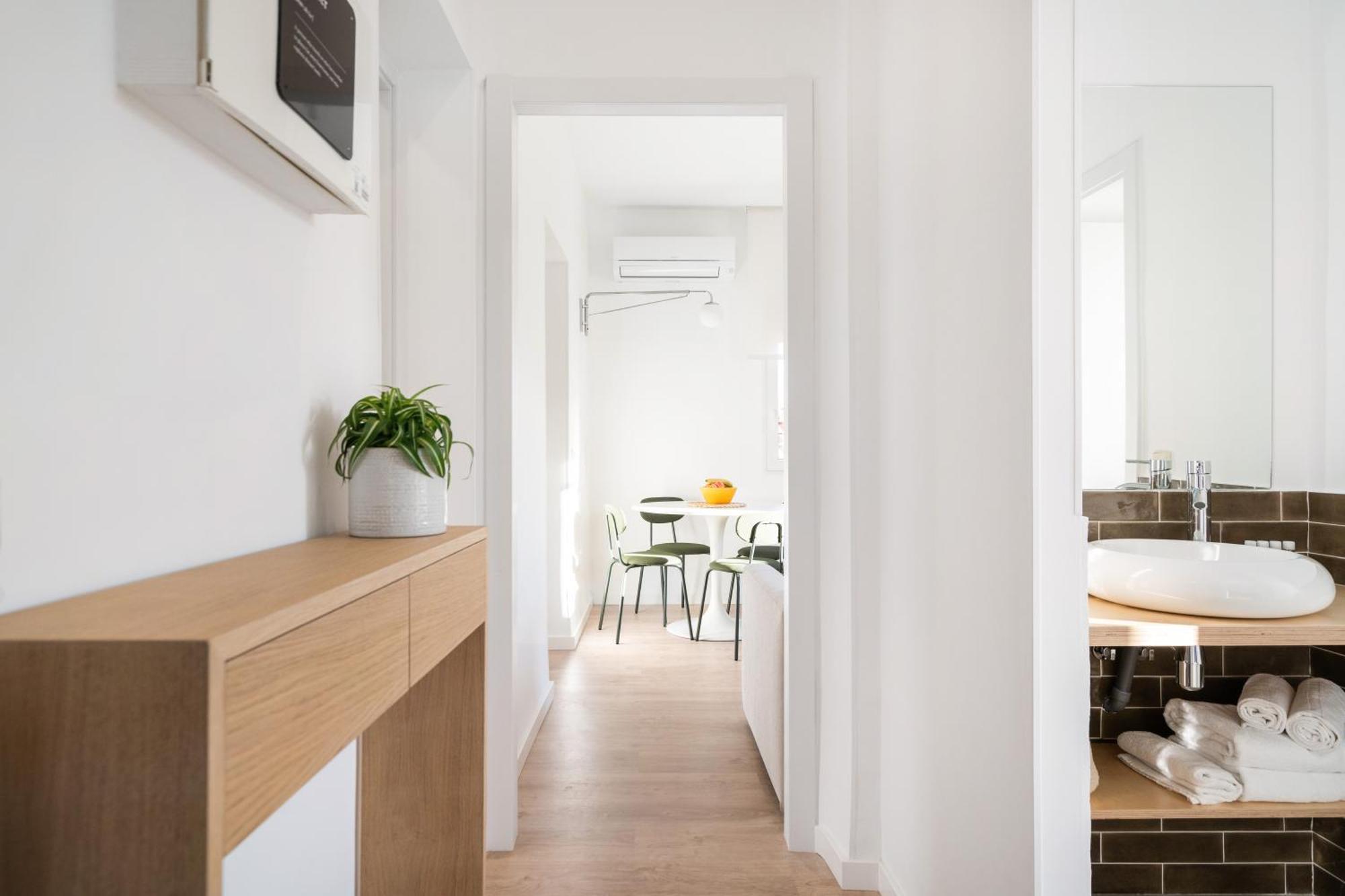 Apartment Retiro White