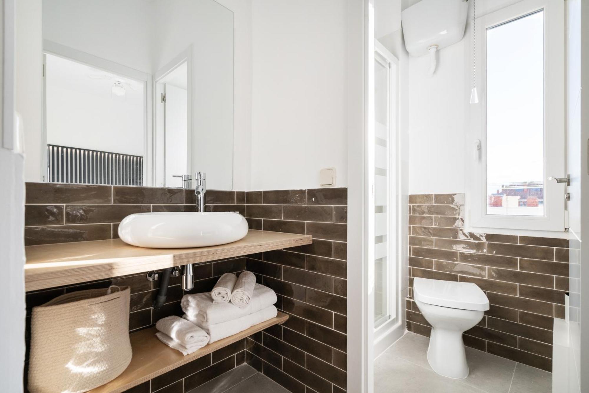 Retiro White Apartment Madrid