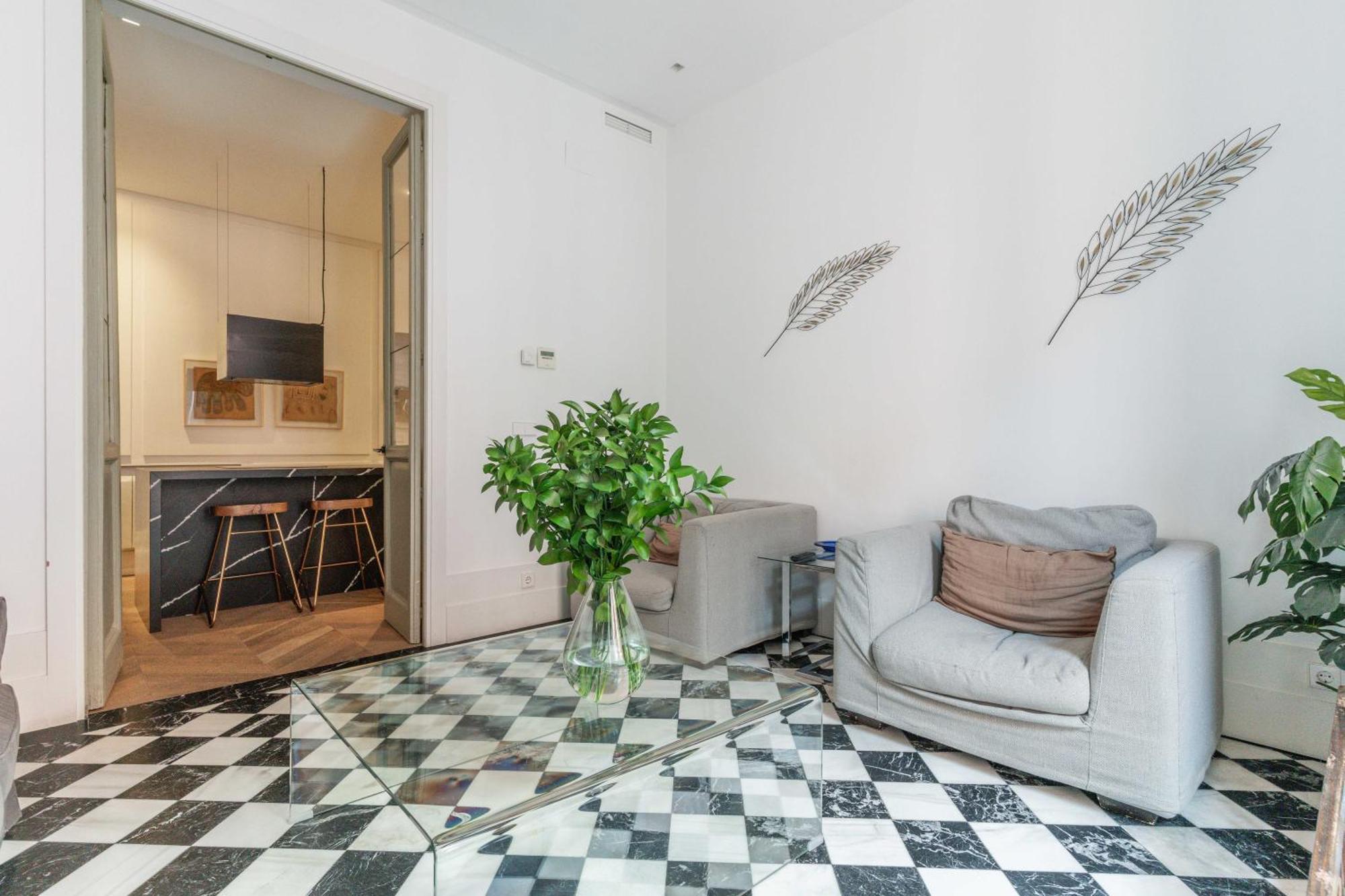 Stylish & Centric- 2bd 2bth Magdalena Apartment *