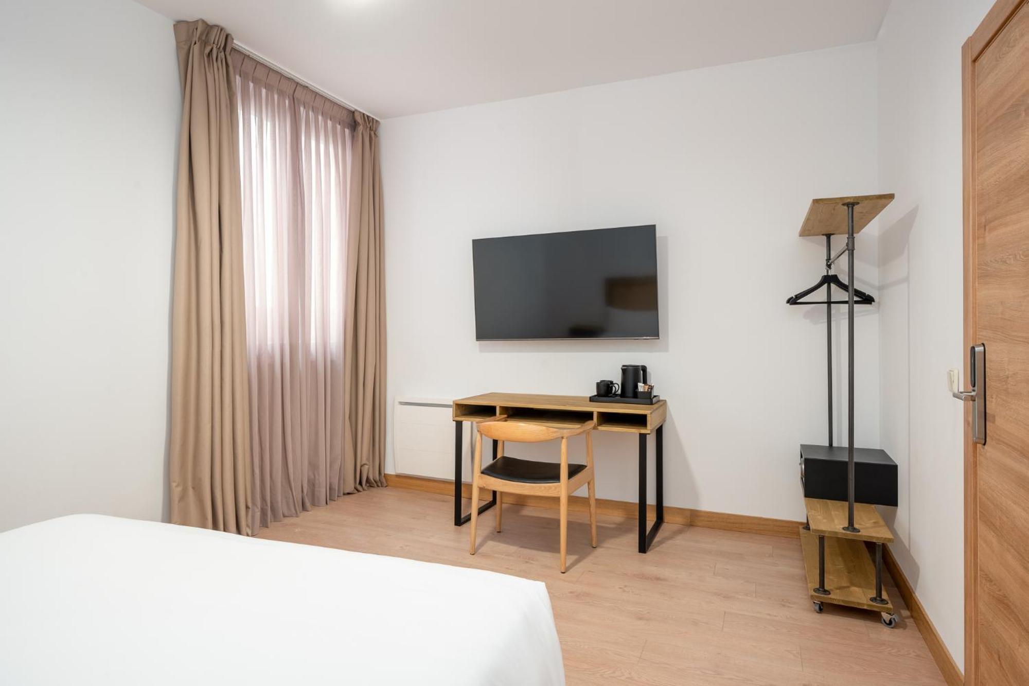 Luthia Puerta Del Sol Hostal Madrid