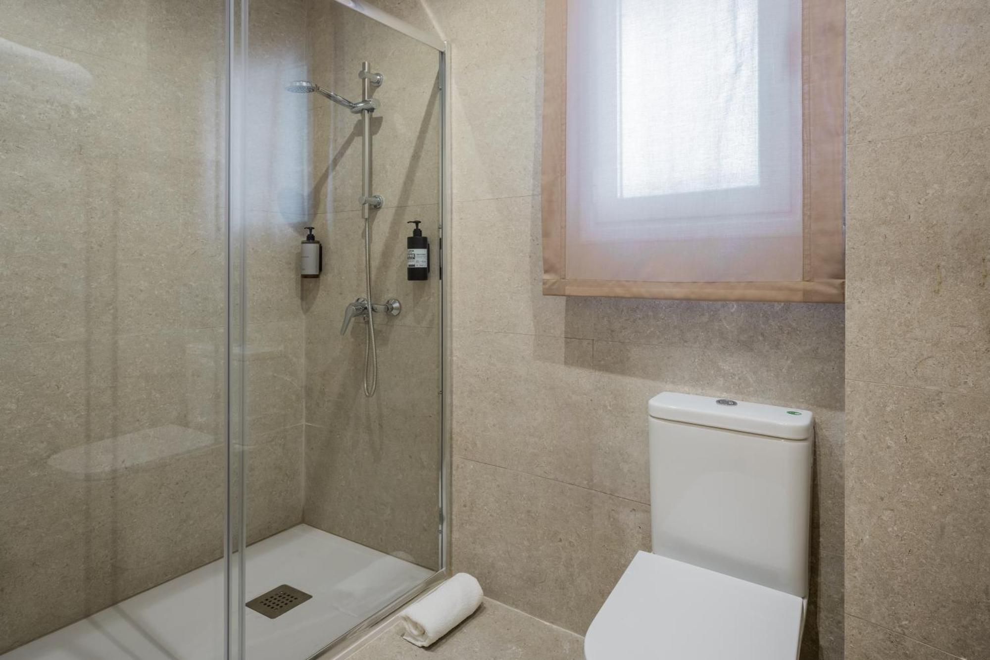 Hostal Luthia Puerta Del Sol