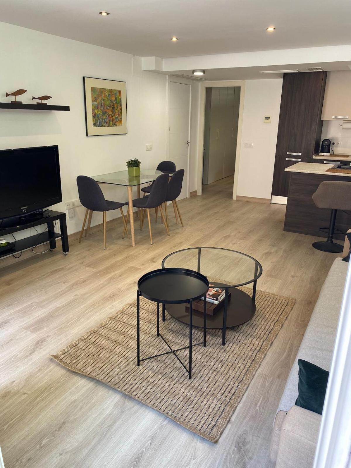Wonderful In River, Free Parking Near By Madrid