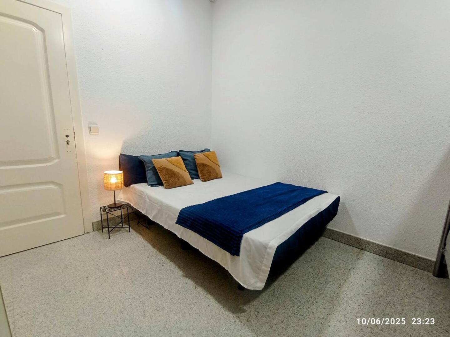 Alexa Host Vallecas Hostal
