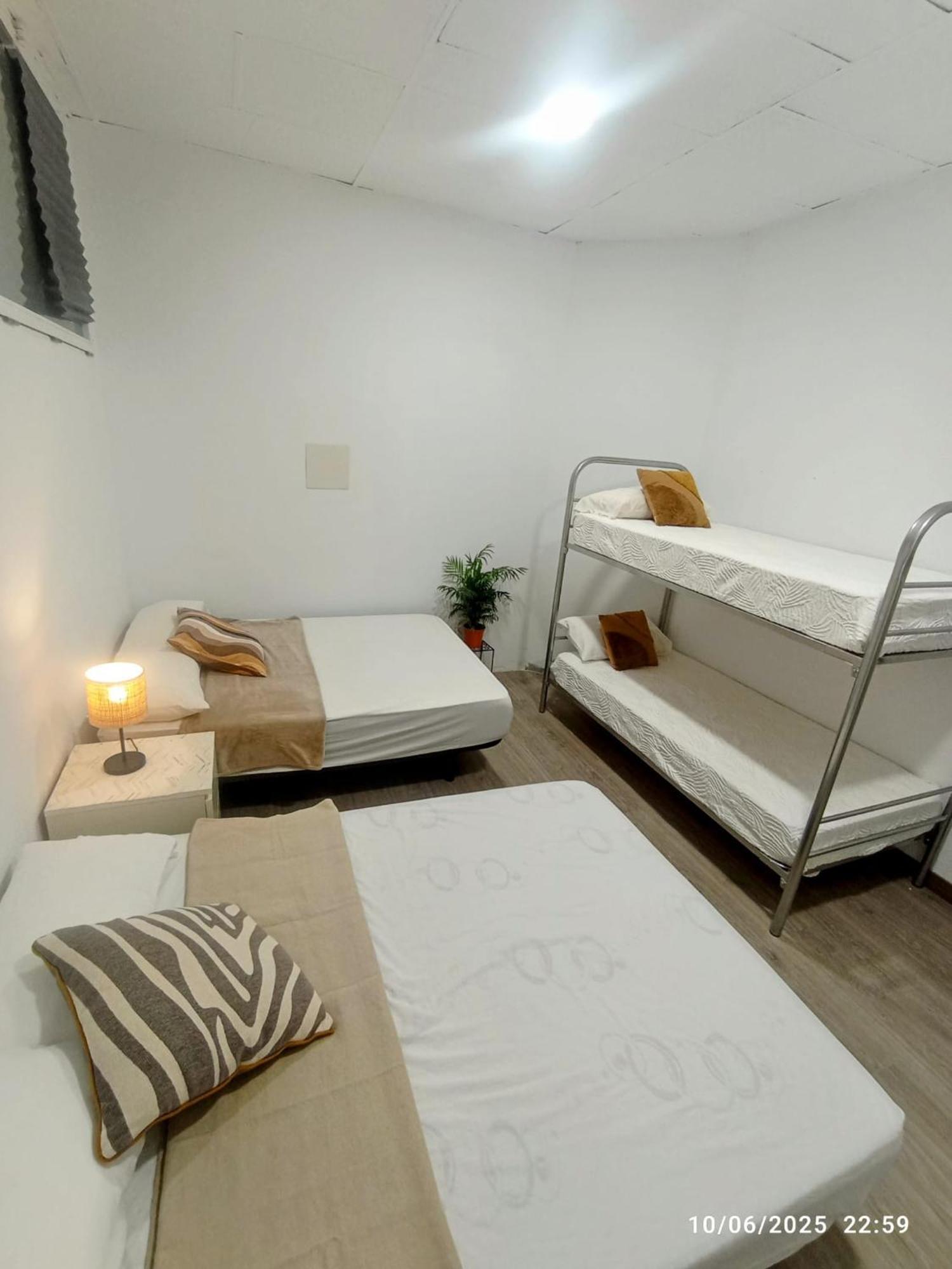 Hostal Alexa Host Vallecas Madrid