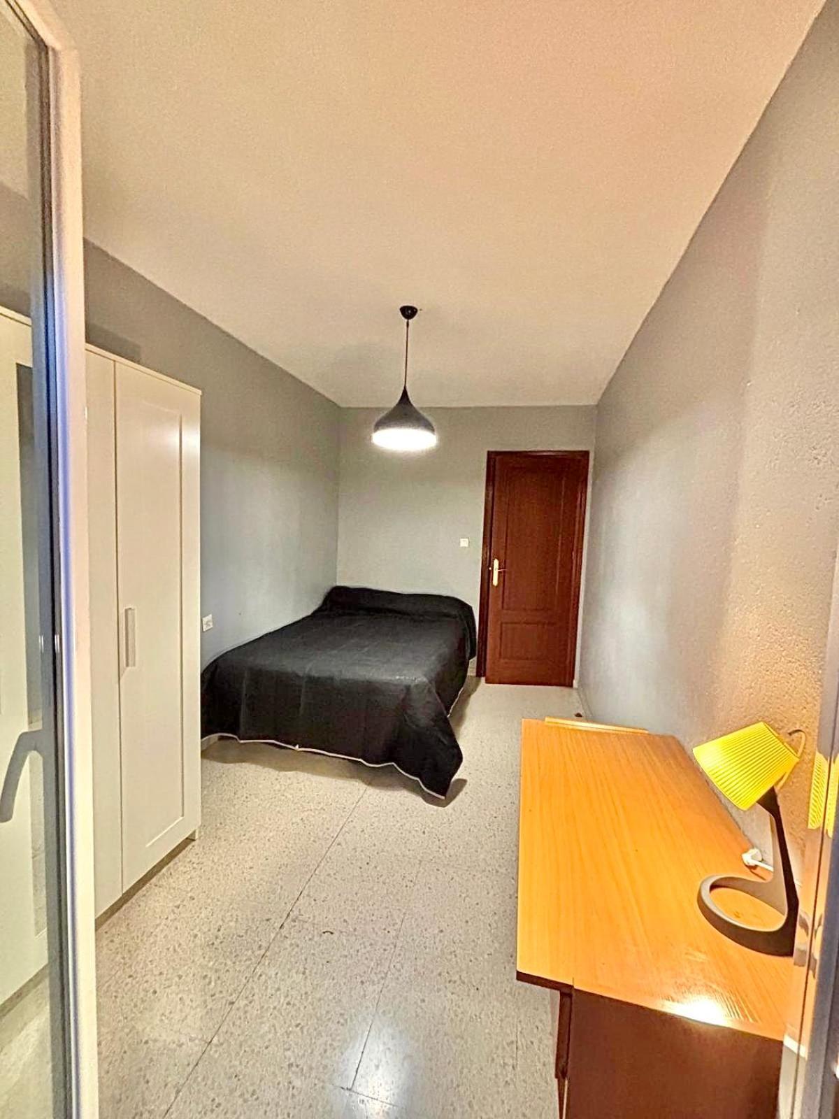 Piso Amplio Y Luminoso Ideal Pasar Unos Días