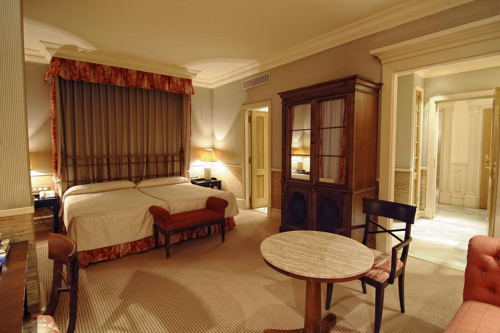 Hotel Adler