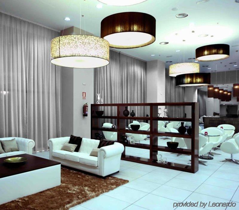 Exe Convention Plaza Hotel 4*