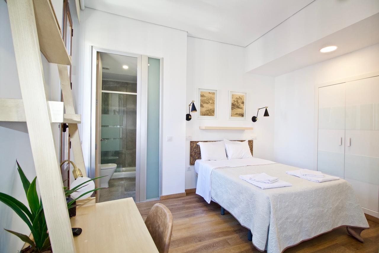 The Bridge Huertas Guest house