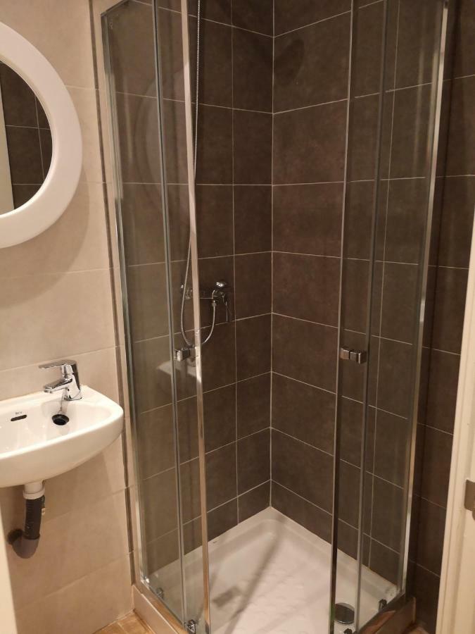 Doble Con Bano Privado Casa de hóspedes Madri