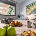 Elegant Grand Villa - Madrid City Center
