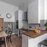 Precioso Estudio Compartido A 10 Minutos Del Aeropuerto