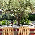 Aravaca Village Hotel