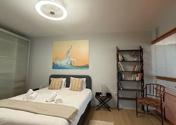 Bright Duplex Apartment For 4 Pax - Camarillo