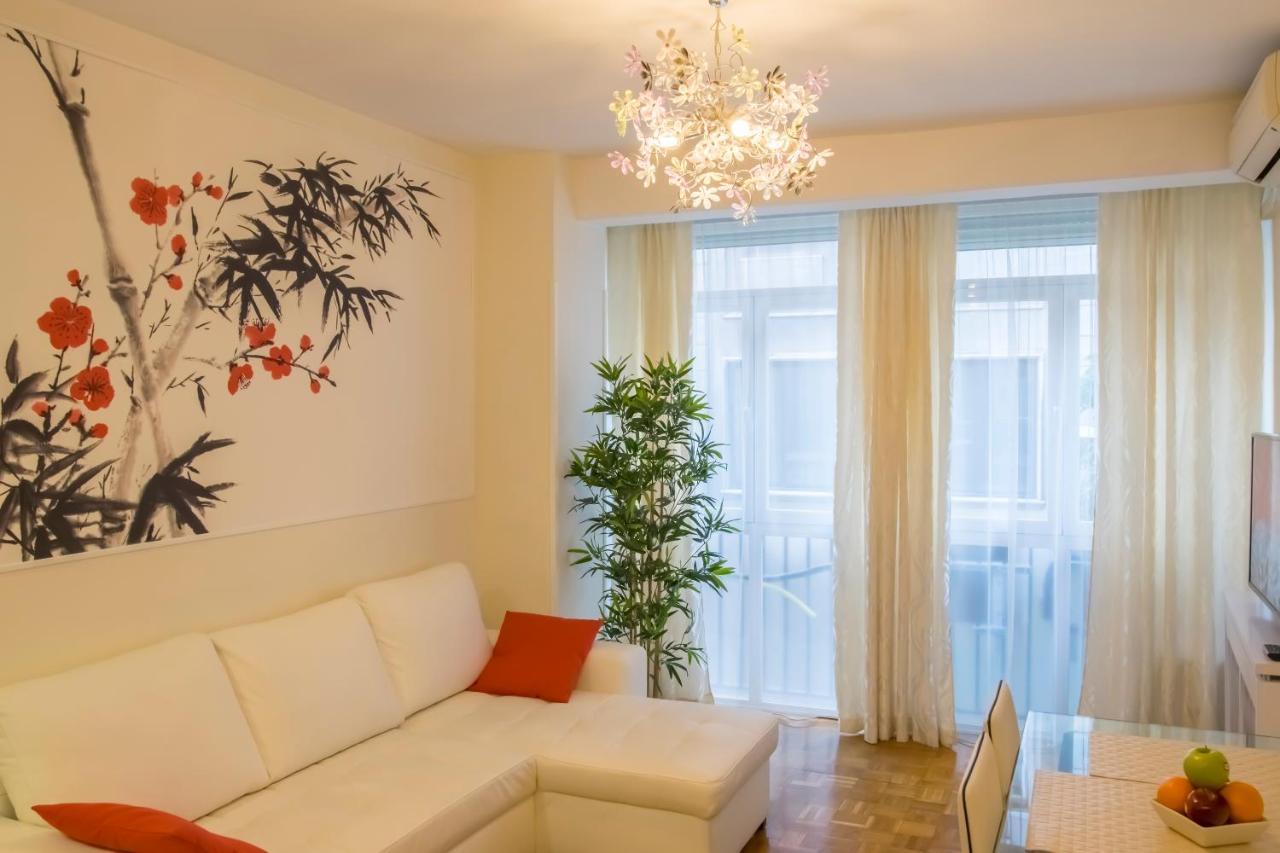 Plaza Apartment