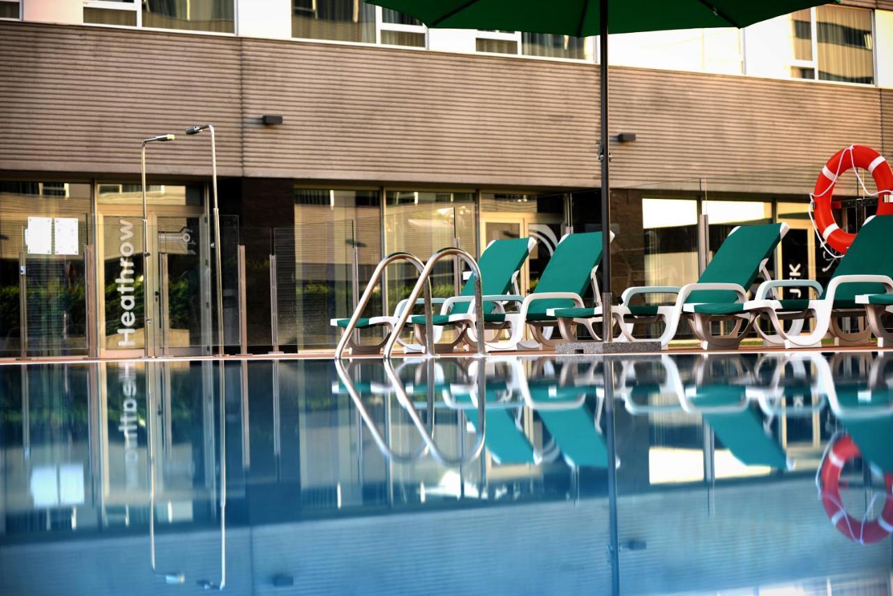 Axor Barajas Hotel 4*