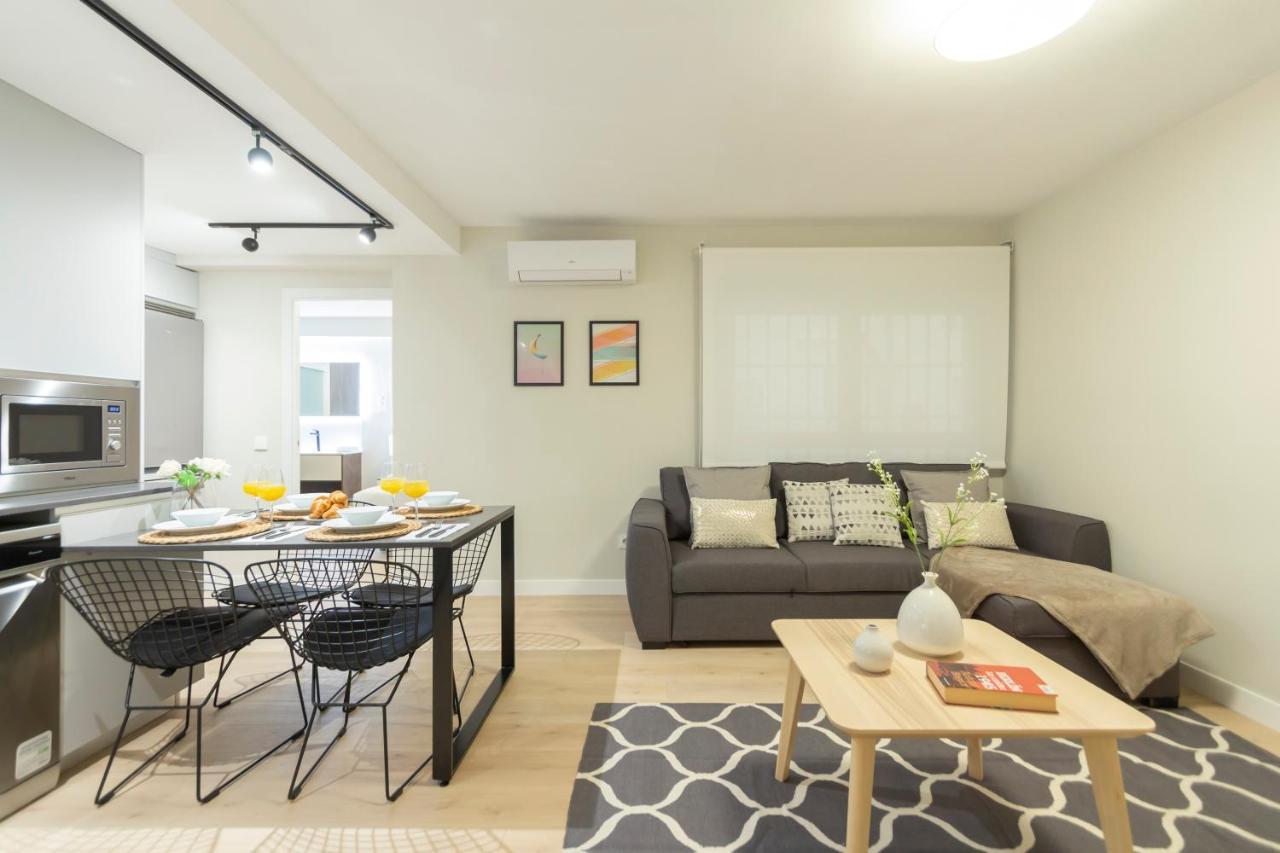 Dobohomes - Clara Del Rey Apartment *