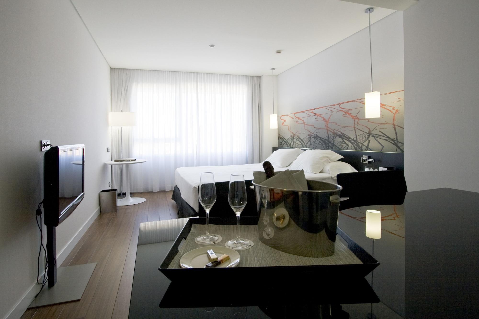 Axor Barajas Hotel
