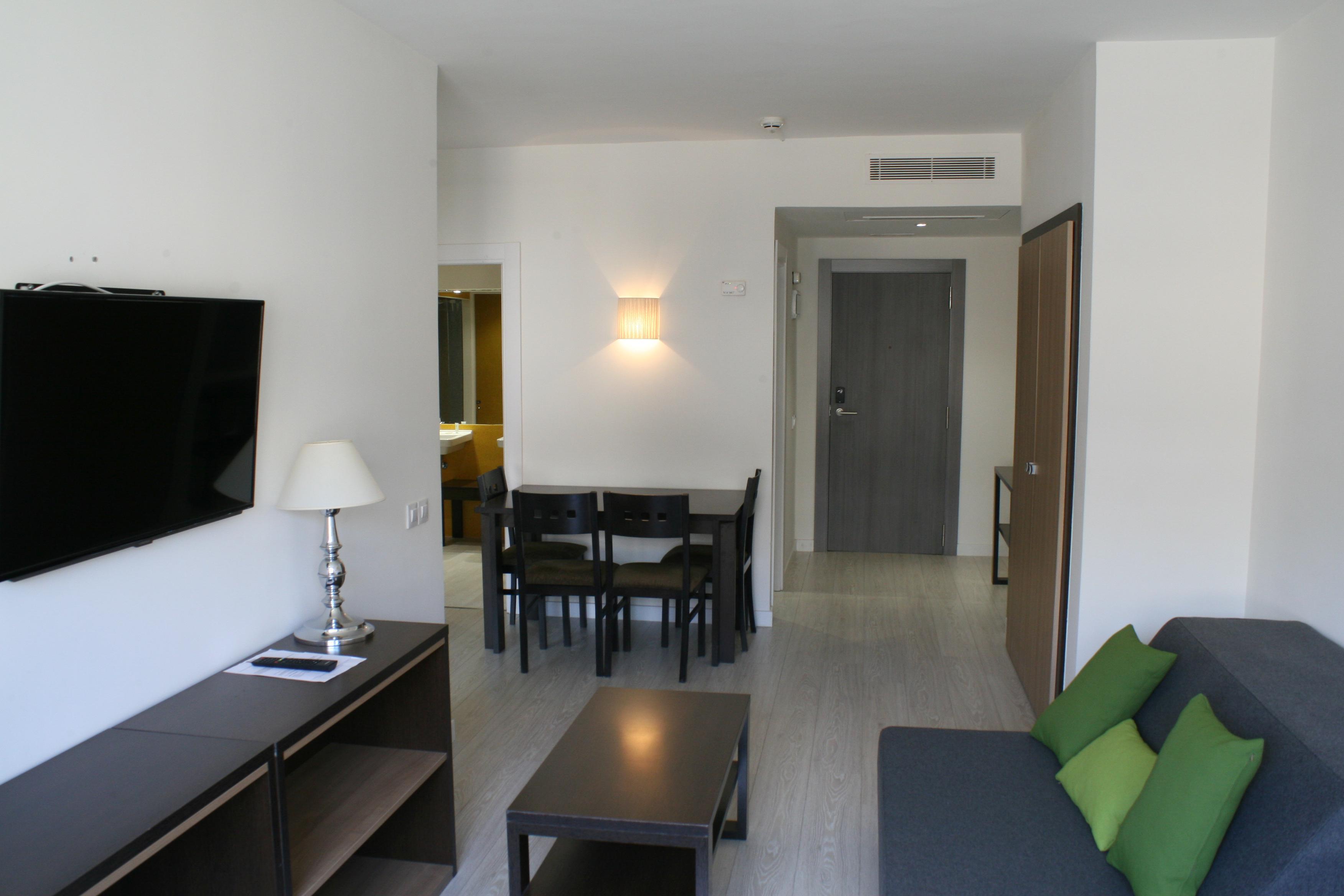 Recoletos Aparthotel