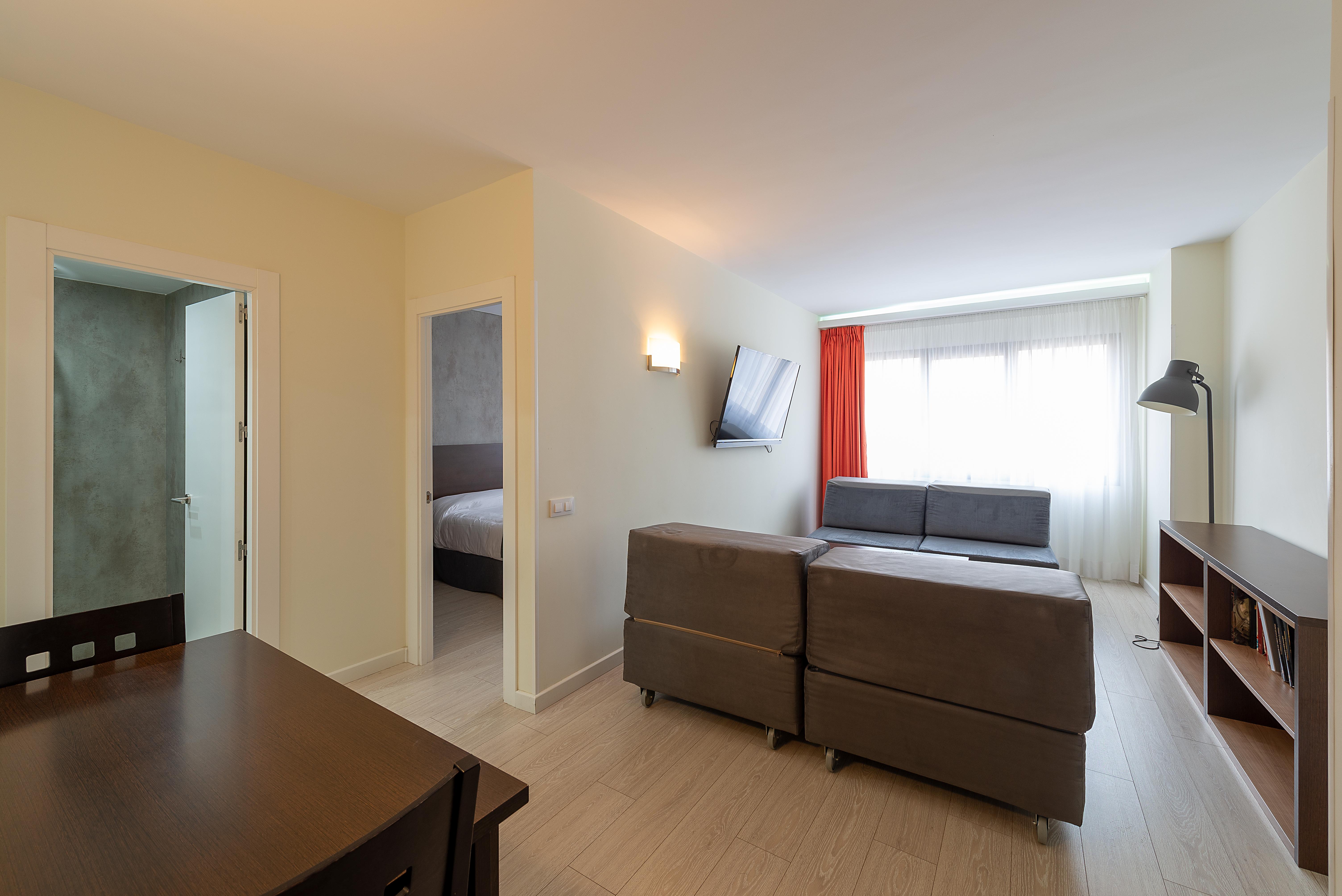 Recoletos Aparthotel