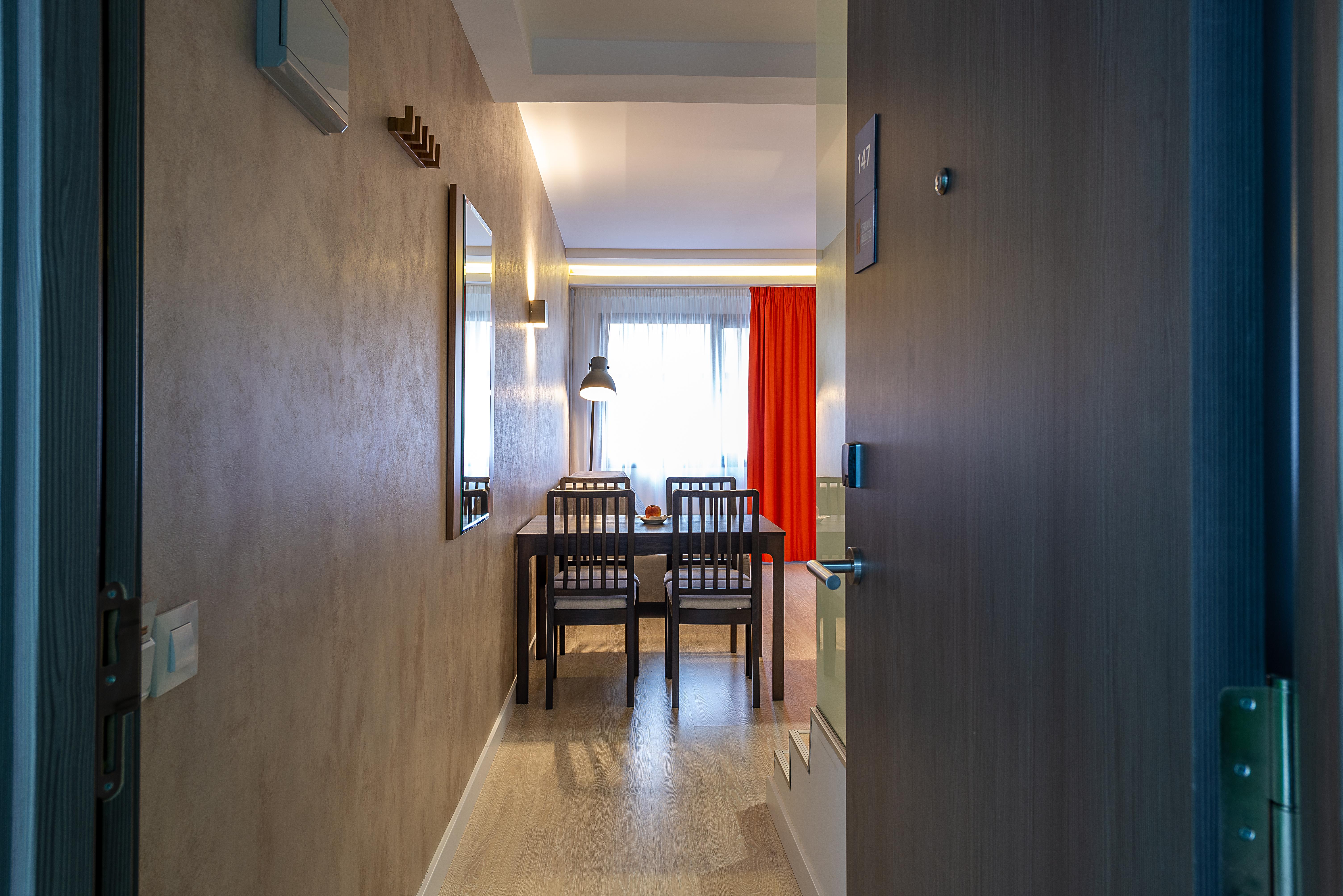 Recoletos Aparthotel