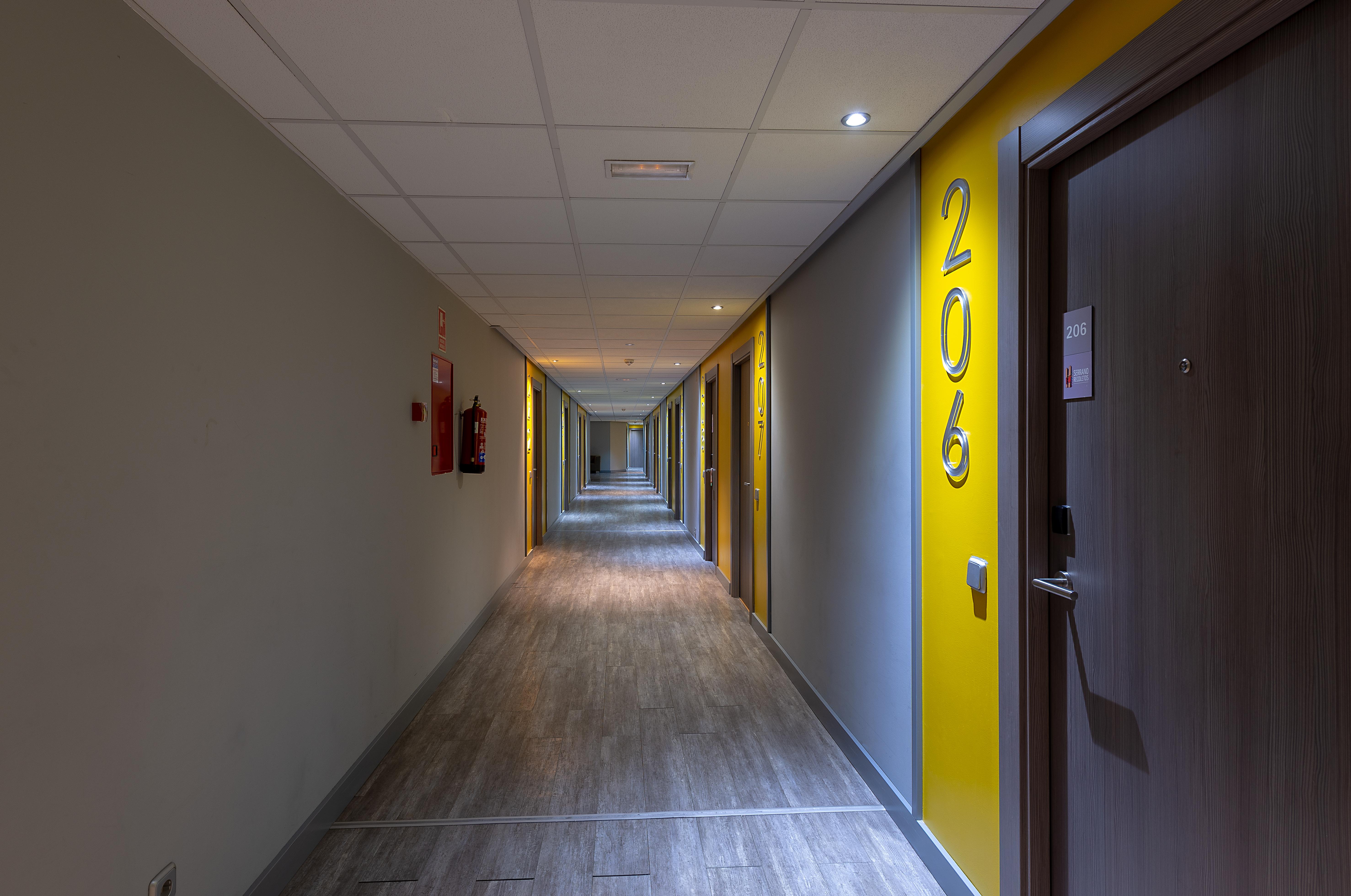 Recoletos Aparthotel