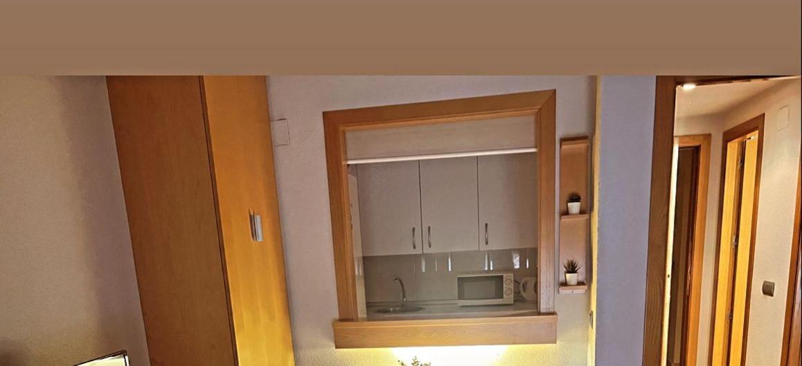 Belfast 13 Ifema Airport Apartment