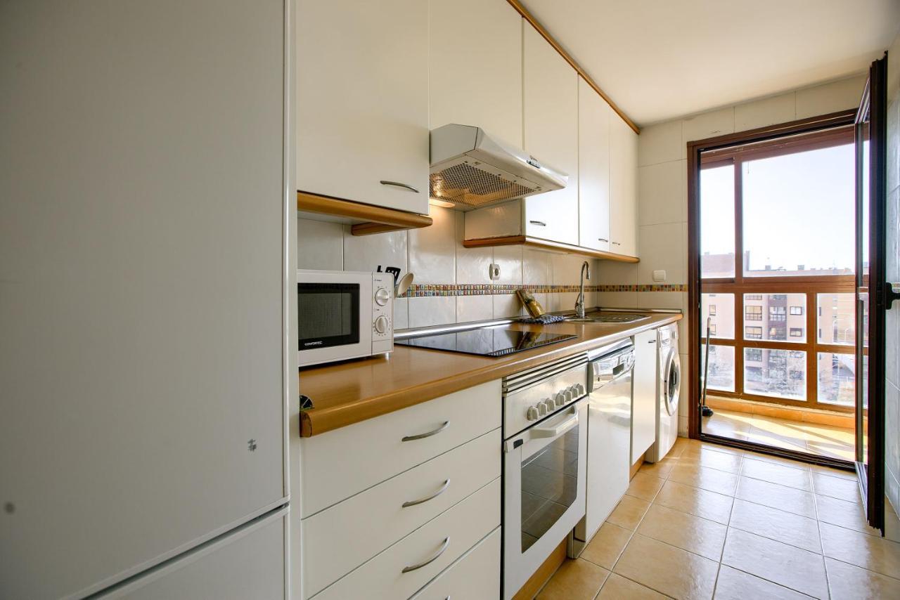 Charming Airport Apartment *