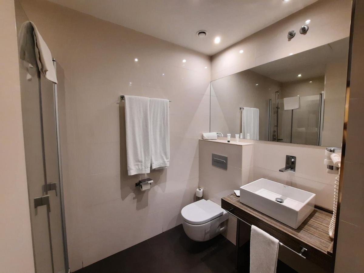 Hellosky Air Hotel Madri