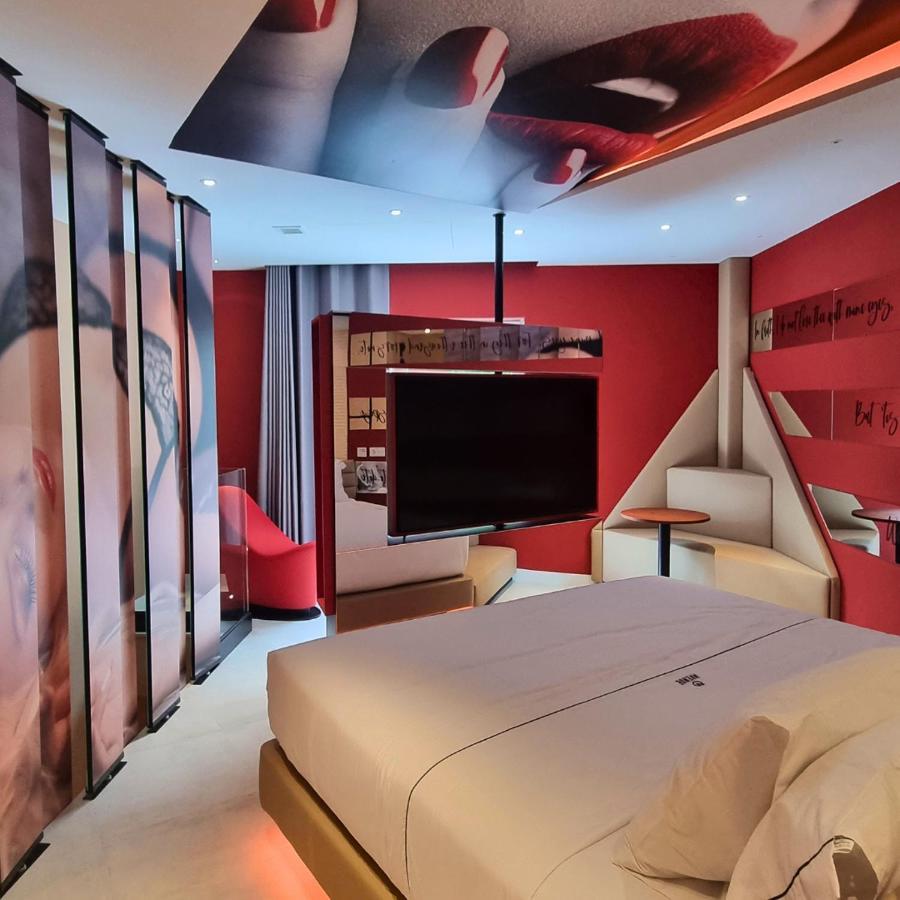 Love hotel Avenue - Lovely