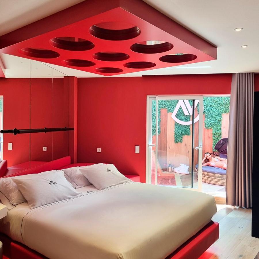 Love hotel Avenue - Lovely Madrid