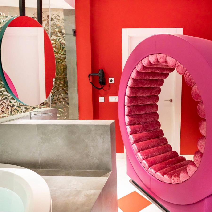 Love hotel Avenue - Lovely Madrid
