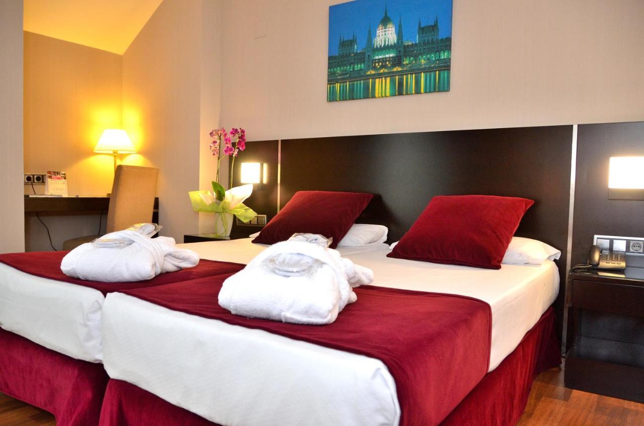 Clement Barajas Hotel